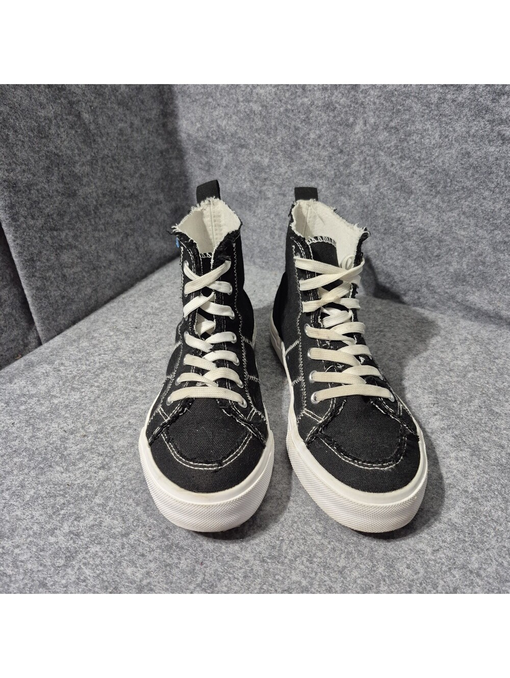 Obtaom Women's Canvas Lace Up High Top Sneaker Size 8 White
